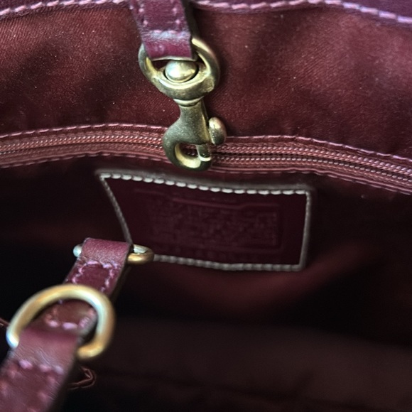 Rare! Coach Hampton Book Tote in cream with Dark Brown Pebbled Leather Details. - Picture 4 of 8